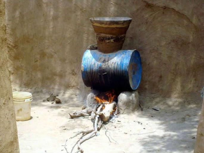 The death of the father-son after the poison of both villagers, poisoning and chest in the chest | गावठी दारुतून पिता-पुत्रास विषबाधा, छातीत दुखल्यानंतर दोघांचाही मृत्यू The death of the father-son after the poison of both villagers, poisoning and chest in the chest | गावठी दारुतून पिता-पुत्रास विषबाधा, छातीत दुखल्यानंतर दोघांचाही मृत्यू