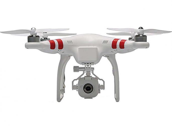 Drone use in Koliwada, Dharavi now started | कोळीवाडा, धारावीत आता ड्रोनचा वापर सुरु Drone use in Koliwada, Dharavi now started | कोळीवाडा, धारावीत आता ड्रोनचा वापर सुरु