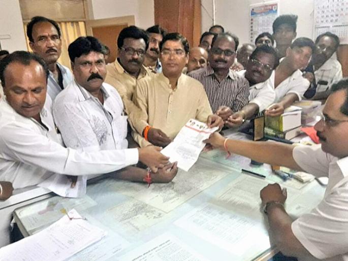 The demand of the government to announce the drought | दुष्काळ जाहीर करण्याची शासनाकडे मागणी