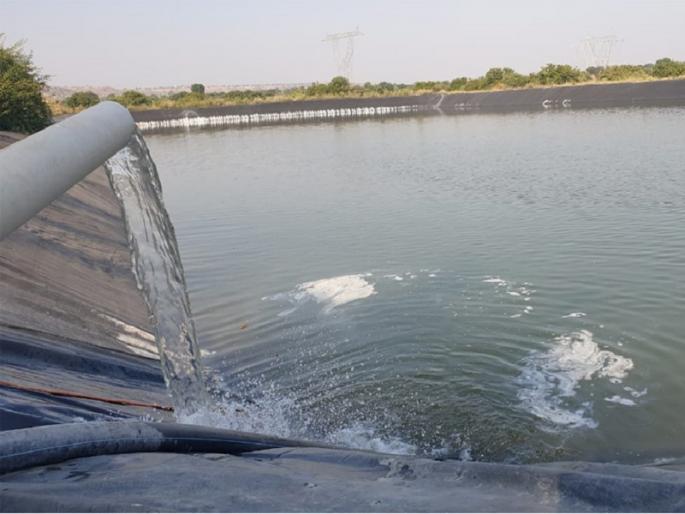 250 agriculture lake's Nandapur village is free of water tanker at Jalana | २५० शेततळ्यांच्या टँकरमुक्त नंदापूरात दुष्काळातही फुलवली द्राक्ष, डाळिंबांची बाग 250 agriculture lake's Nandapur village is free of water tanker at Jalana | २५० शेततळ्यांच्या टँकरमुक्त नंदापूरात दुष्काळातही फुलवली द्राक्ष, डाळिंबांची बाग