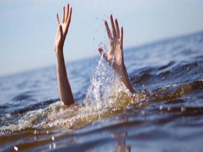 death of parents while rescuing a child drowning in a canal, incident in Haveli taluka | कालव्यात बुडणाऱ्या मुलाला वाचविताना आई वडिलांचा दुर्दैवी मृत्यू, हवेली तालुक्यातील घटना death of parents while rescuing a child drowning in a canal, incident in Haveli taluka | कालव्यात बुडणाऱ्या मुलाला वाचविताना आई वडिलांचा दुर्दैवी मृत्यू, हवेली तालुक्यातील घटना