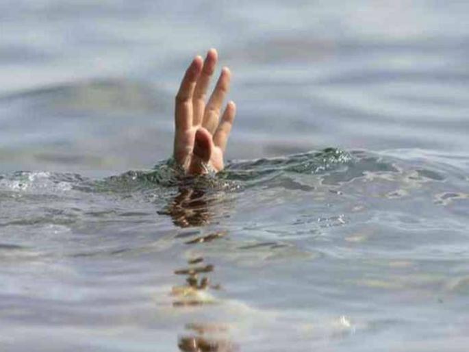 A father and a son died after drowning in a canal in Salphal | बारावीच्या पेपर दिवशीच कॅनालमध्ये बुडून बापलेकाचा मृत्यू, विरूळ परिसरतील घटना A father and a son died after drowning in a canal in Salphal | बारावीच्या पेपर दिवशीच कॅनालमध्ये बुडून बापलेकाचा मृत्यू, विरूळ परिसरतील घटना