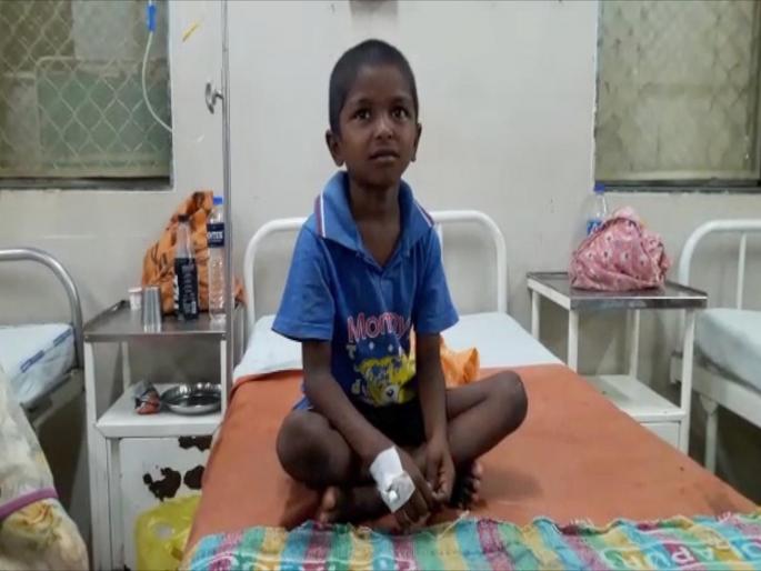 Video: The lives of three survivors of survivors are saved | Video : बुडणाऱ्या तीन बालकांचे प्राण मित्रांनी वाचवले Video: The lives of three survivors of survivors are saved | Video : बुडणाऱ्या तीन बालकांचे प्राण मित्रांनी वाचवले