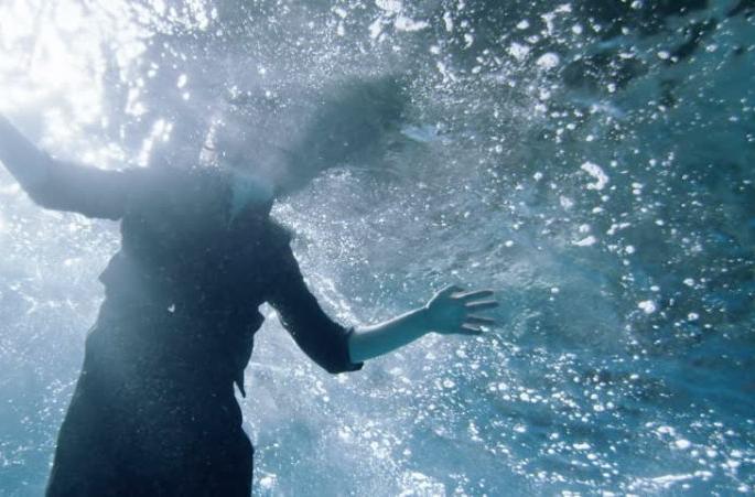 Even after 32 hours, 'those' eight people were not found; Relief work on the battlefield | ३२ तासानंतरही ‘त्या’ आठ जणांचा शोध लागेना; मदतकार्य युद्धपातळीवर Even after 32 hours, 'those' eight people were not found; Relief work on the battlefield | ३२ तासानंतरही ‘त्या’ आठ जणांचा शोध लागेना; मदतकार्य युद्धपातळीवर