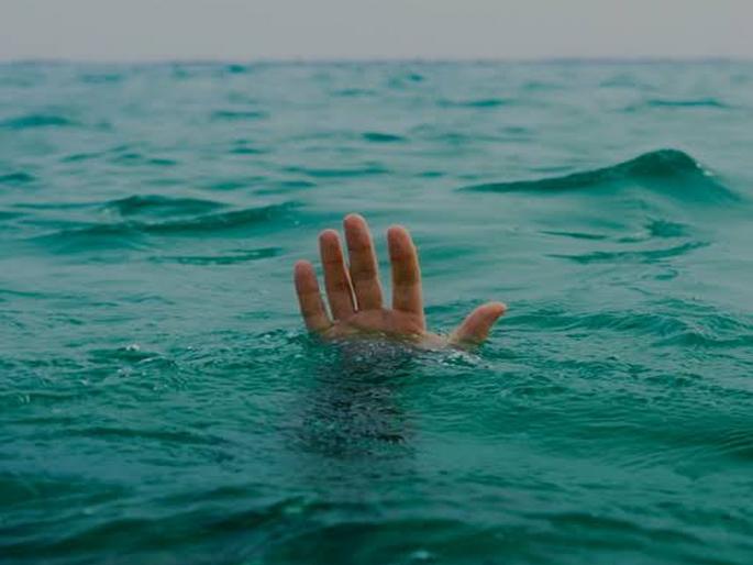 One commits suicide on a farm in Virgaon | वीरगाव येथे एकाची शेततळ्यात आत्महत्या