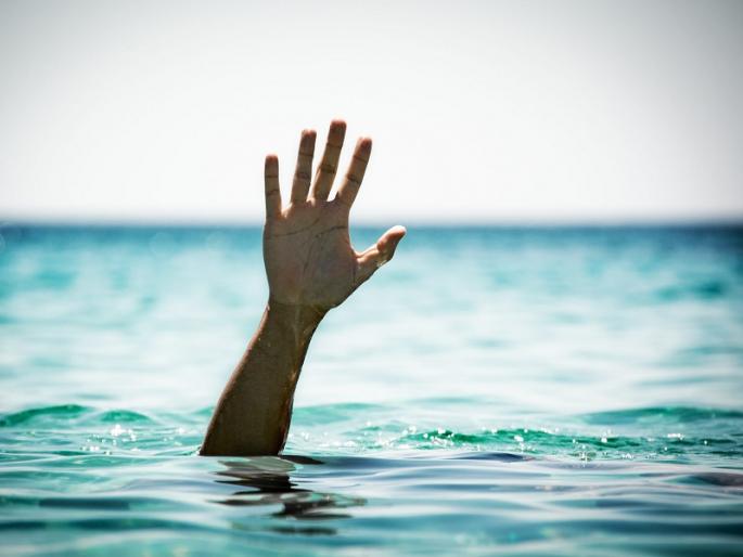 Two children who went swimming in Adgaon drowned pune latest news | दुर्दैवी! आडगावमध्ये पोहण्यासाठी गेलेल्या दोन मुलांचा पाण्यात बुडून मृत्यू Two children who went swimming in Adgaon drowned pune latest news | दुर्दैवी! आडगावमध्ये पोहण्यासाठी गेलेल्या दोन मुलांचा पाण्यात बुडून मृत्यू