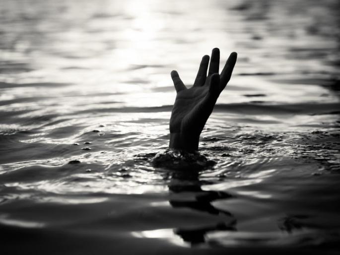Boy drowned in lake | तलावातील गाळात फसून चिमुकल्याचा मृत्यू Boy drowned in lake | तलावातील गाळात फसून चिमुकल्याचा मृत्यू