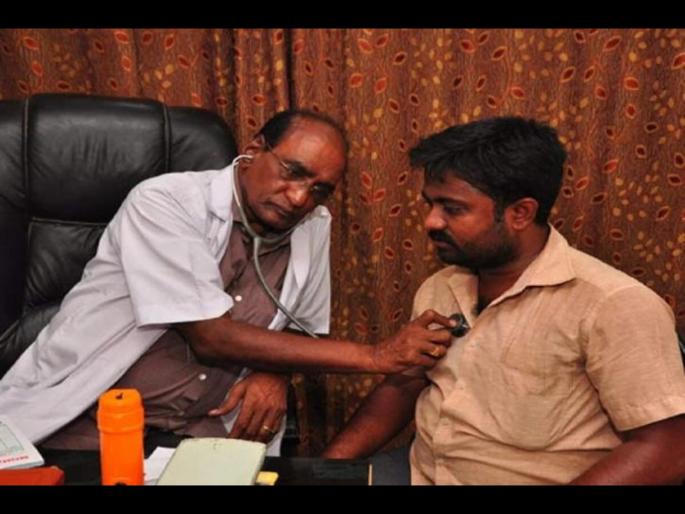 Chennai's 10 Rupee Doctor Who Treated Thousands Of Poor Dies After Recovering From COVID-19 | गरीब रुग्णांवर १० रुपयांत उपचार करणाऱ्या डॉक्टरांचा मृत्यू, कोरोनावर केली होती मात Chennai's 10 Rupee Doctor Who Treated Thousands Of Poor Dies After Recovering From COVID-19 | गरीब रुग्णांवर १० रुपयांत उपचार करणाऱ्या डॉक्टरांचा मृत्यू, कोरोनावर केली होती मात