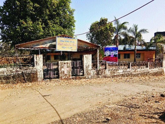 Mendadi Primary Health Center in the dark from the hurricane; The condition of patients in eight villages | मेंदडी प्राथमिक आरोग्य केंद्र चक्रीवादळापासून अंधारात; आठ गावांतील रुग्णांचे हाल