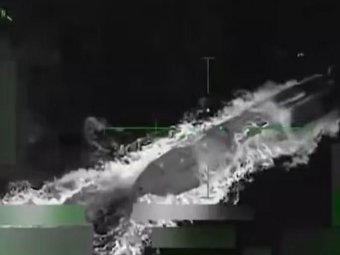 United States attacked and destroyed a submarine carrying synthetic drugs | ड्रग्जने भरलेल्या पाणबुडीवर अमेरिकेचा हल्ला; ट्रम्प म्हणाले,'२५ हजार अमेरिकन लोकांना मरण्यापासून वाचवले'