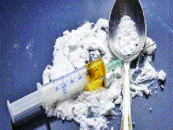 Cocaine confiscated arrested in Pune | पुण्यात ९१ लाखांचे कोकेन जप्त ; उच्चभ्रू वस्तीत व्हायची विक्री Cocaine confiscated arrested in Pune | पुण्यात ९१ लाखांचे कोकेन जप्त ; उच्चभ्रू वस्तीत व्हायची विक्री