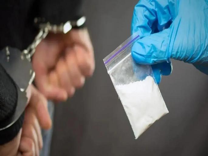 3 crore drugs seized in 15 days; 23 traffickers arrested, performance of Mumbai police | १५ दिवसांत ३ कोटींचे ड्रग्ज जप्त; २३ तस्कर अटकेत, मुंबई पोलिसांची कामगिरी 3 crore drugs seized in 15 days; 23 traffickers arrested, performance of Mumbai police | १५ दिवसांत ३ कोटींचे ड्रग्ज जप्त; २३ तस्कर अटकेत, मुंबई पोलिसांची कामगिरी