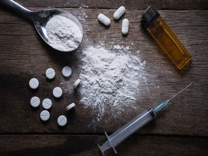 Drugs worth Rs 12 crore seized at 7 places in Navi Mumbai; 11 Nigerians arrested; Raids continue till dawn | नवी मुंबईत ७ ठिकाणी १२ कोटींचे ड्रग्ज जप्त ; ११ नायजेरियनना अटक; पहाटेपर्यंत धाडसत्र सुरू  Drugs worth Rs 12 crore seized at 7 places in Navi Mumbai; 11 Nigerians arrested; Raids continue till dawn | नवी मुंबईत ७ ठिकाणी १२ कोटींचे ड्रग्ज जप्त ; ११ नायजेरियनना अटक; पहाटेपर्यंत धाडसत्र सुरू