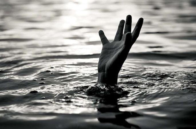 Youth drowns in Kolhapuri dam | कोल्हापुरी बंधाऱ्यात बुडून युवकाचा मृत्यू Youth drowns in Kolhapuri dam | कोल्हापुरी बंधाऱ्यात बुडून युवकाचा मृत्यू