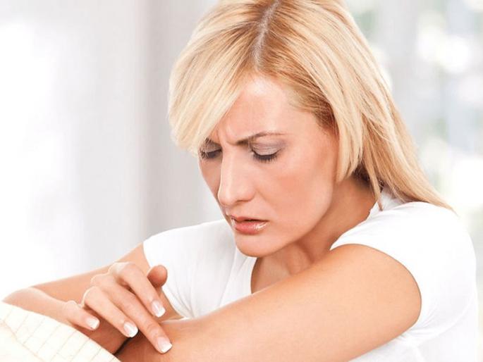 Try these tips to avoid skin dryness in winters | हिवाळ्यात अजिबात कोरडी होणार नाही त्वचा; फक्त 'या' 4 गोष्टींची घ्या काळजी Try these tips to avoid skin dryness in winters | हिवाळ्यात अजिबात कोरडी होणार नाही त्वचा; फक्त 'या' 4 गोष्टींची घ्या काळजी