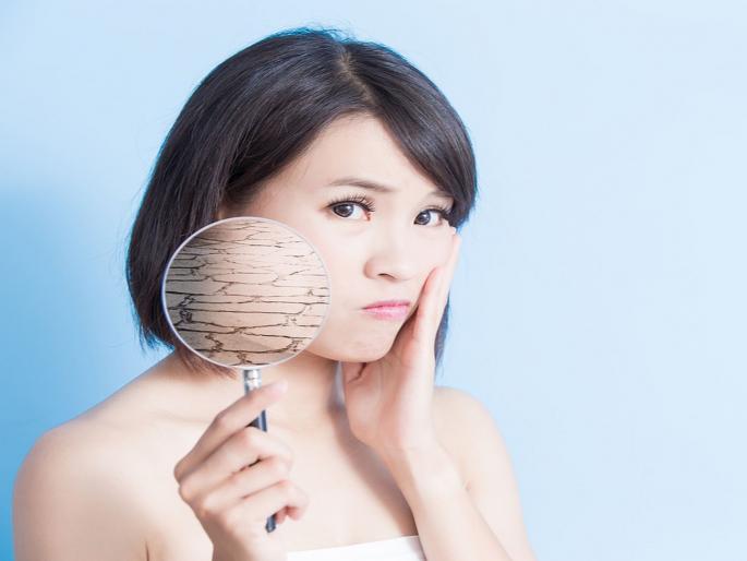 Rice and cinnamon powder face pack for dry skin in winters | ड्राय स्किनची समस्या दूर करण्यासाठी तांदळाचं पीठ आणि दालचिनीचा 'असा' करा वापर! Rice and cinnamon powder face pack for dry skin in winters | ड्राय स्किनची समस्या दूर करण्यासाठी तांदळाचं पीठ आणि दालचिनीचा 'असा' करा वापर!