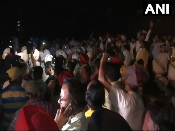 VIDEO: train accident in Amritsar | Amritsar Train Accident VIDEO : अमृतसर येथील रेल्वे अपघाताचा अंगावर शहारे आणणारा व्हिडीओ VIDEO: train accident in Amritsar | Amritsar Train Accident VIDEO : अमृतसर येथील रेल्वे अपघाताचा अंगावर शहारे आणणारा व्हिडीओ