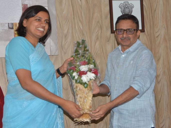 Corporation's vehicle to be brought on track in six months - Nima Arora | सहा महिन्यांत मनपाची गाडी रुळावर आणणार - निमा अराेरा यांची ग्वाही Corporation's vehicle to be brought on track in six months - Nima Arora | सहा महिन्यांत मनपाची गाडी रुळावर आणणार - निमा अराेरा यांची ग्वाही