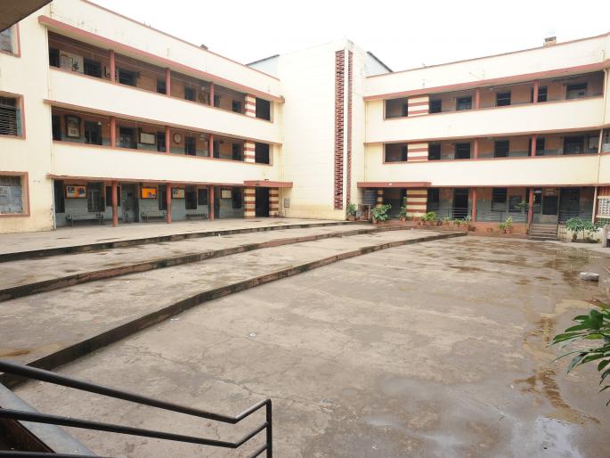 Government Employees Strike: Shukushkat, working jam in government offices, one lakh workers strike in Kolhapur district | Government Employees Strike : शासकीय कार्यालयांमध्ये शुकशुकाट, कामकाज ठप्प, कोल्हापूर जिल्ह्यातील एक लाख कर्मचारी संपावर Government Employees Strike: Shukushkat, working jam in government offices, one lakh workers strike in Kolhapur district | Government Employees Strike : शासकीय कार्यालयांमध्ये शुकशुकाट, कामकाज ठप्प, कोल्हापूर जिल्ह्यातील एक लाख कर्मचारी संपावर