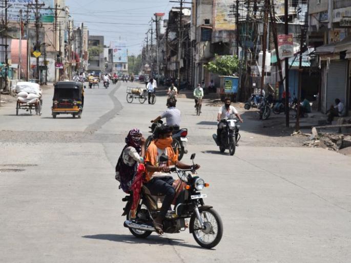 Order to seize vehicles of those who wandering on roads | रिकामटेकड्यांची वाहने जप्त करण्याचा आदेश Order to seize vehicles of those who wandering on roads | रिकामटेकड्यांची वाहने जप्त करण्याचा आदेश
