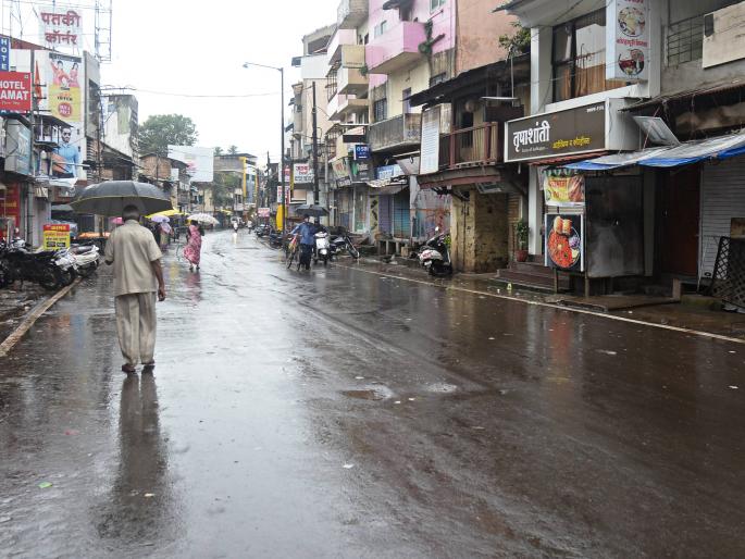 Heavy rains in the district, Panchganga level at 27 feet: 15 dams under water | जिल्ह्यात जोरदार पाऊस, पंचगंगेची पातळी २७ फुटावर,१५ बंधारे पाण्याखाली Heavy rains in the district, Panchganga level at 27 feet: 15 dams under water | जिल्ह्यात जोरदार पाऊस, पंचगंगेची पातळी २७ फुटावर,१५ बंधारे पाण्याखाली