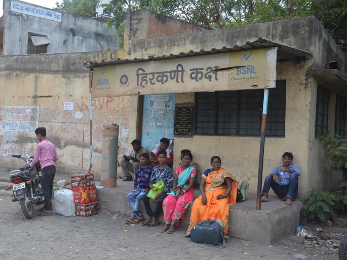 Sting Operation: The "Hirkani Kaksh' of the bus stations is closed! |  Sting Operation :  बसस्थानकांवरील हिरकणी कक्ष बंदच ! Sting Operation: The "Hirkani Kaksh' of the bus stations is closed! |  Sting Operation :  बसस्थानकांवरील हिरकणी कक्ष बंदच !