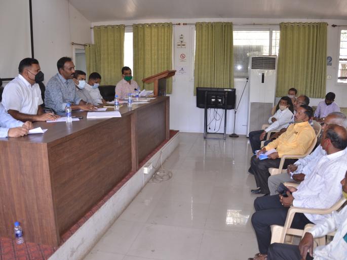 Prompt resolution of sanctuary issues: Clement Benn, Discussion with project victims | अभयारण्यकडील प्रश्न तातडीने सोडवू :क्लेमेंट बेन, प्रकल्पग्रस्तांशी चर्चा Prompt resolution of sanctuary issues: Clement Benn, Discussion with project victims | अभयारण्यकडील प्रश्न तातडीने सोडवू :क्लेमेंट बेन, प्रकल्पग्रस्तांशी चर्चा