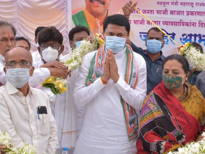 Nana Patole's Akola Visit : No contemplation, no review, no meeting | चिंतन, आढावा, बैठक नाहीच..नानांची वारी नेत्यांच्या घरी Nana Patole's Akola Visit : No contemplation, no review, no meeting | चिंतन, आढावा, बैठक नाहीच..नानांची वारी नेत्यांच्या घरी