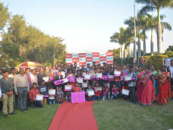 Distribution of Lokmat Lok Pragya prize: Guidance by celebrities | लोकमत लोकप्रज्ञा पुरस्काराचे वितरण: मान्यवरांनी केले मार्गदर्शन Distribution of Lokmat Lok Pragya prize: Guidance by celebrities | लोकमत लोकप्रज्ञा पुरस्काराचे वितरण: मान्यवरांनी केले मार्गदर्शन