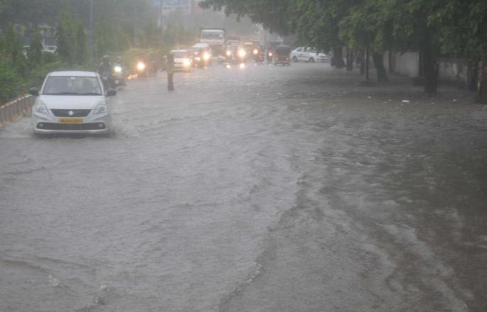 75 percent of September's average reached in four days | चार दिवसात पावसाने गाठली सप्टेंबरची ७५ टक्के सरासरी 75 percent of September's average reached in four days | चार दिवसात पावसाने गाठली सप्टेंबरची ७५ टक्के सरासरी