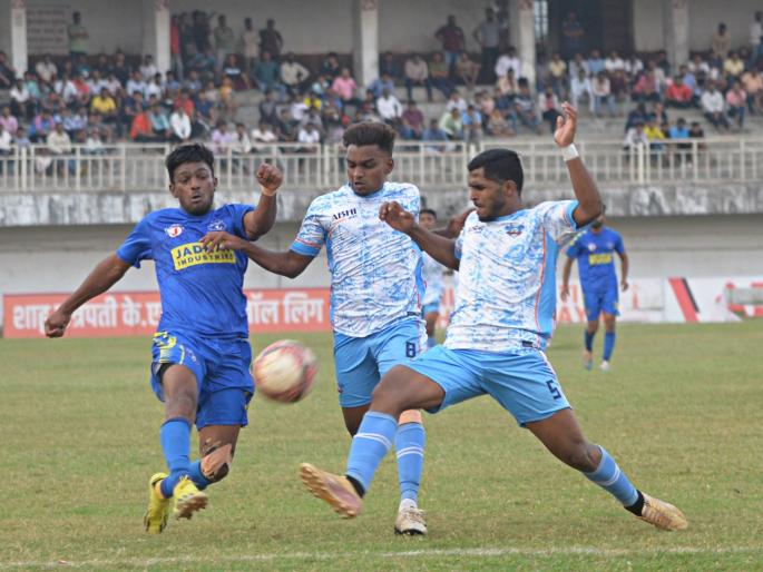 Fixing some football matches in KSA senior group football league tournament in Kolhapur | Kolhapur- केएसए वरिष्ठ गट फुटबॉल लीग: सामन्यात फिक्सिंगची किक?, उघड चर्चेमुळे खळबळ