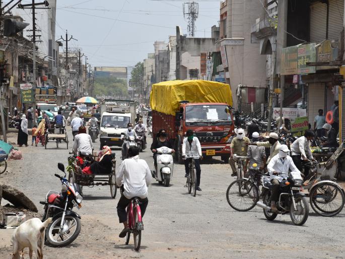 People in Akola reject 'Janata Curfew' | अकोल्यात जनतेनेच नाकारला ‘जनता कर्फ्यू’ People in Akola reject 'Janata Curfew' | अकोल्यात जनतेनेच नाकारला ‘जनता कर्फ्यू’