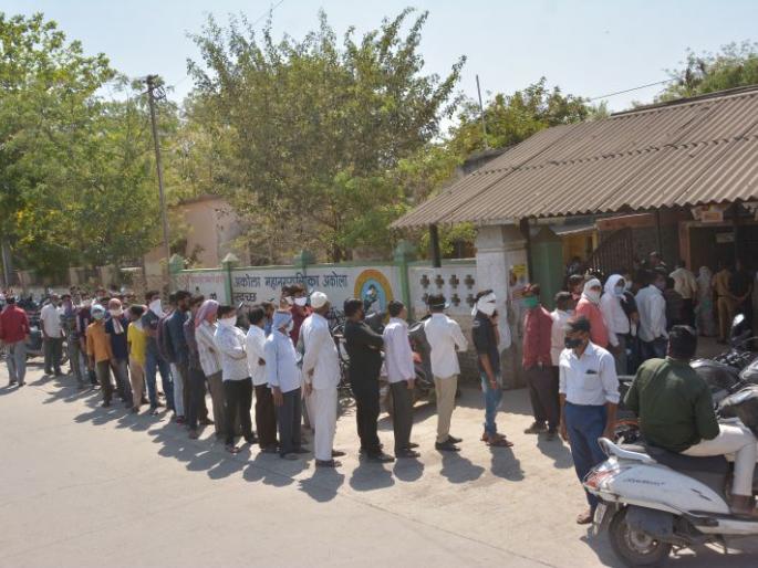 Shortage of testing kits at test centers; The condition of the merchants | चाचणी केंद्रांवर टेस्टिंग किटचा तुटवडा; व्यापाऱ्यांचे हाल Shortage of testing kits at test centers; The condition of the merchants | चाचणी केंद्रांवर टेस्टिंग किटचा तुटवडा; व्यापाऱ्यांचे हाल
