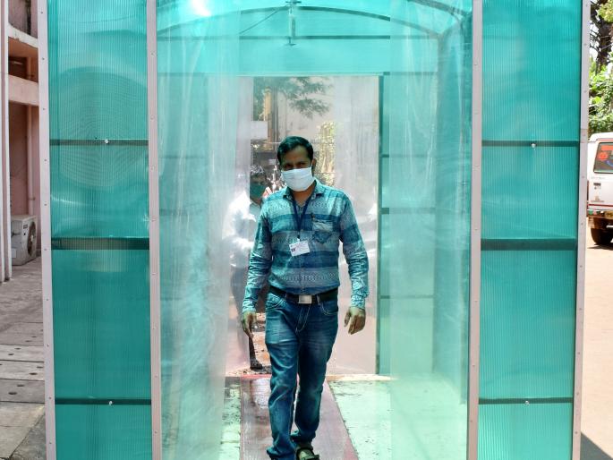 Corona in ratnagiri: An automatic sanitizer dome at the district hospital | Corona in ratnagiri : जिल्हा रूग्णालयात स्वयंचलित सॅनिटायझर डोम Corona in ratnagiri: An automatic sanitizer dome at the district hospital | Corona in ratnagiri : जिल्हा रूग्णालयात स्वयंचलित सॅनिटायझर डोम