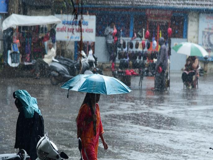 Rain again in Kolhapur; Meteorological Department forecast of rain for the next four days | कोल्हापुरात पुन्हा पावसाच्या सरी बरसल्या; पुढील चार दिवस पाऊस, बळीराजा सुखावला Rain again in Kolhapur; Meteorological Department forecast of rain for the next four days | कोल्हापुरात पुन्हा पावसाच्या सरी बरसल्या; पुढील चार दिवस पाऊस, बळीराजा सुखावला