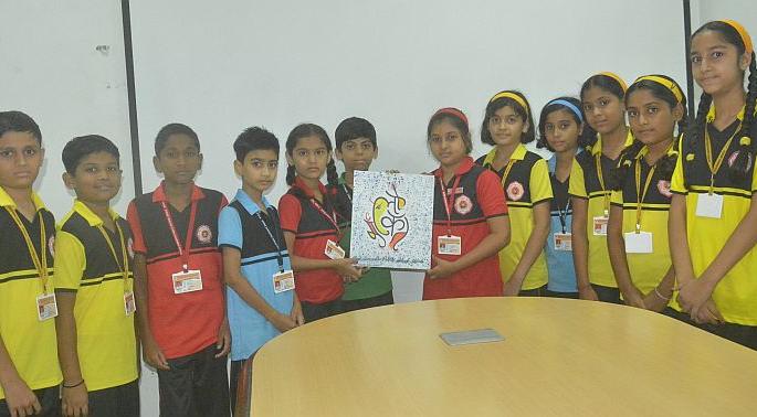 Students creat Lord ganesh with the word 'Lokmat'! | चिमुकल्या विद्यार्थ्यांनी ‘लोकमत’ शब्दातून साकारला श्रीगणेश! Students creat Lord ganesh with the word 'Lokmat'! | चिमुकल्या विद्यार्थ्यांनी ‘लोकमत’ शब्दातून साकारला श्रीगणेश!