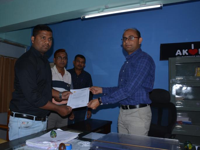 After the Maratha Reservation, distribution of caste certificates in Akola district started | मराठा आरक्षणानंतर अकोला जिल्ह्यात जात प्रमाणपत्रांचे वितरण सुरु