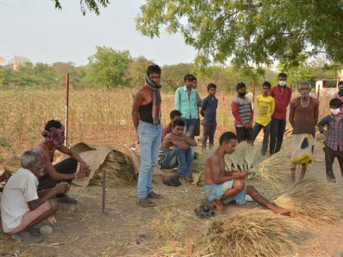 Corona : Employment Gone; Even meals are not convenient! | कोरोनाची संचारबंदी : रोजगार गेला; दोन वेळच्या जेवणाचीही सोय होत नाही!