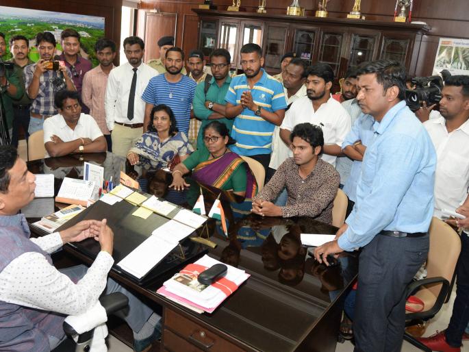 Eventually, Indorekar Maharaj's program was halted | अखेर निवृत्ती महाराज इंदोरीकर यांचे कीर्तन रद्द; विद्यापीठाने आयोजकांना दिली माहिती Eventually, Indorekar Maharaj's program was halted | अखेर निवृत्ती महाराज इंदोरीकर यांचे कीर्तन रद्द; विद्यापीठाने आयोजकांना दिली माहिती