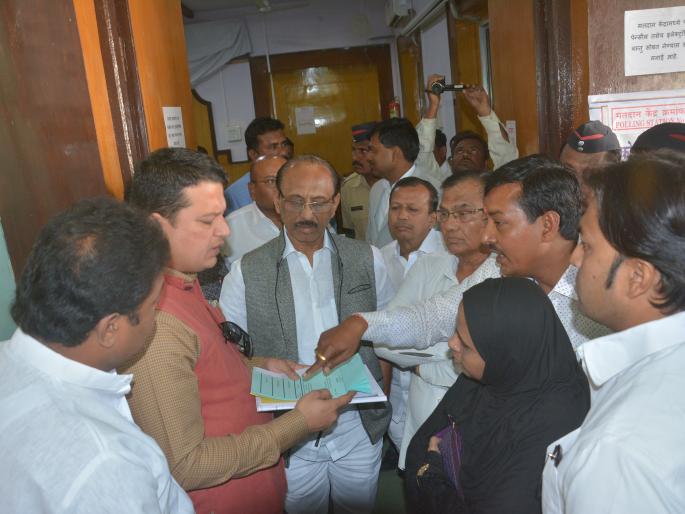 Akola district planning committee election; Shivsena-Congress objection on voting process | अकोला जिल्हा नियोजन समिती निवडणूक; मतदान प्रक्रियेवर शिवसेना-काँग्रेसचा आक्षेप