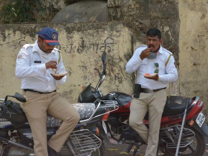 Police have more than 14 hours of duty to protect Akolekar! | अकोलेकरांच्या सुरक्षेसाठी पोलिसांची १४ तासांपेक्षा अधिक डयुटी! Police have more than 14 hours of duty to protect Akolekar! | अकोलेकरांच्या सुरक्षेसाठी पोलिसांची १४ तासांपेक्षा अधिक डयुटी!