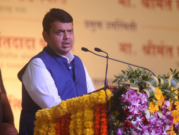 The people of Kagal will send you to the temple of democracy, happy fountain of Fadnavis | कागलची जनताच तुम्हाला लोकशाहीच्या मंदिरात पाठवेल, फडणवीस यांच्या समरजित यांना शुभेच्छा The people of Kagal will send you to the temple of democracy, happy fountain of Fadnavis | कागलची जनताच तुम्हाला लोकशाहीच्या मंदिरात पाठवेल, फडणवीस यांच्या समरजित यांना शुभेच्छा