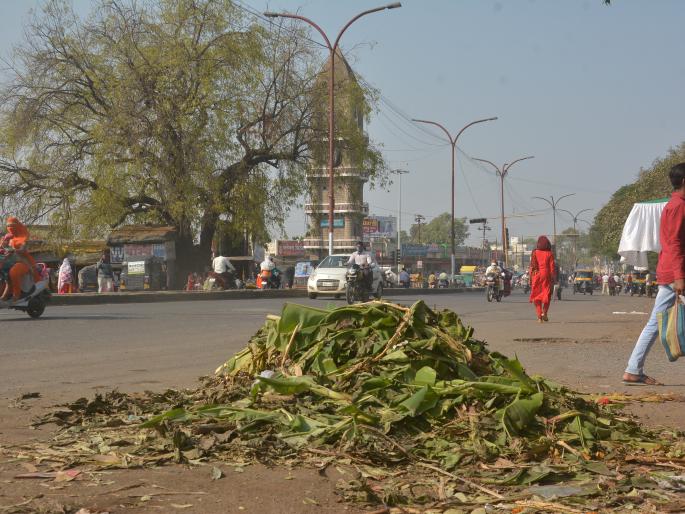 During the festivities, the garbage dump in the city; Sleep in the municipality | सणासुदीच्या काळात शहरात कचऱ्याचे ढीग; महापालिका झोपेत  During the festivities, the garbage dump in the city; Sleep in the municipality | सणासुदीच्या काळात शहरात कचऱ्याचे ढीग; महापालिका झोपेत