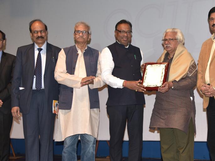 Great film city to be raised at Kunwara Bhuvsen in Nagpur | नागपूरनजीकच्या कुवांरा भिवसेनमध्ये व्हावी भव्य फिल्म सिटी