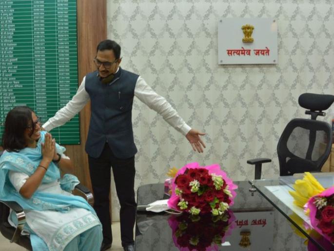 Neema Arora accepted the post of District Collector | नीमा अरोरा यांनी स्वीकारली जिल्हाधिकारीपदाची सूत्रे Neema Arora accepted the post of District Collector | नीमा अरोरा यांनी स्वीकारली जिल्हाधिकारीपदाची सूत्रे