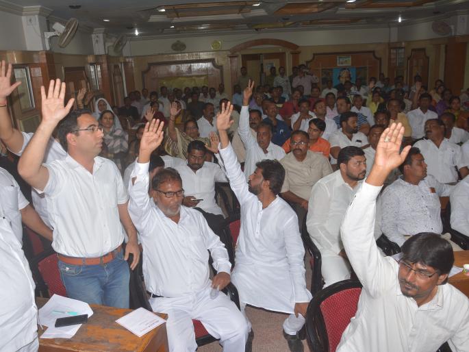 proposal for Sajid Khan Pathan sanctioned Approved | साजीद खान पठाण यांच्याविरोधात अपात्रतेचा प्रस्ताव मंजूर