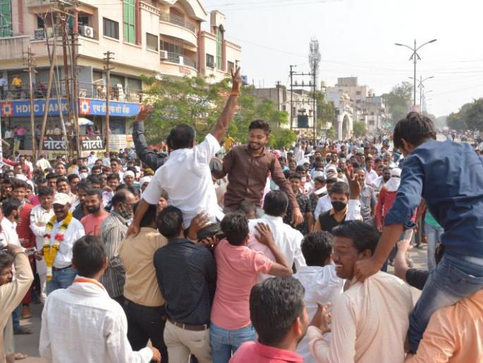 Gram Panchayat Election Results: MLA retain grampanchayat, ZP President Lost | Gram Panchayat Election Results : अकाेल्यात आमदारांनी गाव राखले जि. प. अध्यक्षांनी गमावले Gram Panchayat Election Results: MLA retain grampanchayat, ZP President Lost | Gram Panchayat Election Results : अकाेल्यात आमदारांनी गाव राखले जि. प. अध्यक्षांनी गमावले