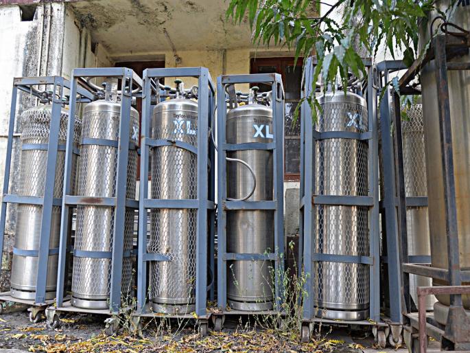 Kolhapur Municipal Corporation oxygen plant is likely to deteriorate as it has been unused and closed for three years | कोल्हापूर महापालिकेचा ऑक्सिजन प्लांट वापराविना पडून, तीन वर्षांपासून बंद असल्याने खराब होण्याची शक्यता Kolhapur Municipal Corporation oxygen plant is likely to deteriorate as it has been unused and closed for three years | कोल्हापूर महापालिकेचा ऑक्सिजन प्लांट वापराविना पडून, तीन वर्षांपासून बंद असल्याने खराब होण्याची शक्यता