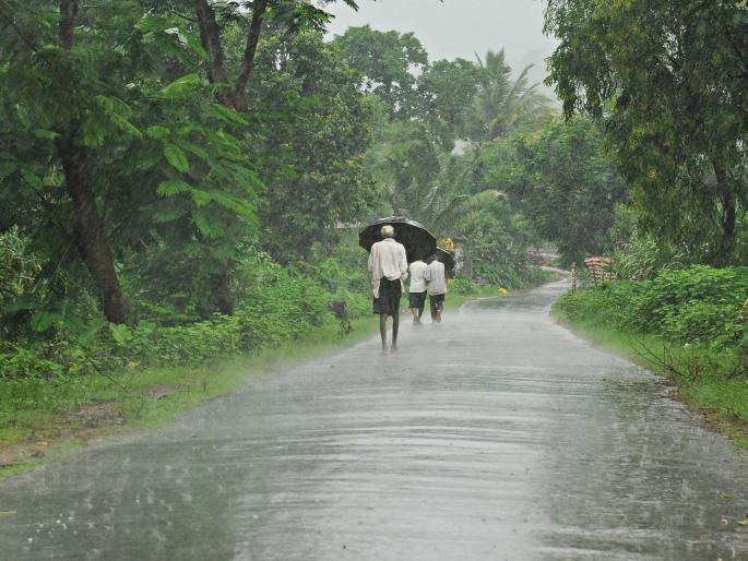 Five dams in Kolhapur under water | कोल्हापुरातील पाच बंधारे पाण्याखाली Five dams in Kolhapur under water | कोल्हापुरातील पाच बंधारे पाण्याखाली