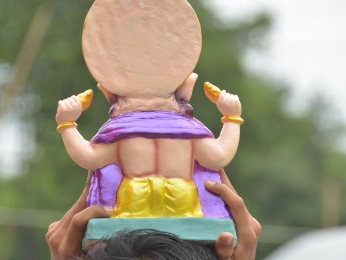 President of Ganesh Mandal corona positive; Immersion of Ganesha idol before installation | स्थापनेपूर्वीच द्यावा लागला बाप्पांना निरोप....का ओढावली ही वेळ? President of Ganesh Mandal corona positive; Immersion of Ganesha idol before installation | स्थापनेपूर्वीच द्यावा लागला बाप्पांना निरोप....का ओढावली ही वेळ?